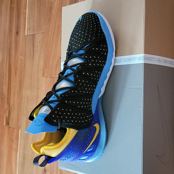 Nike LeBron XVIII What The Lakers Basketball Shoes - Picture 2 of 4